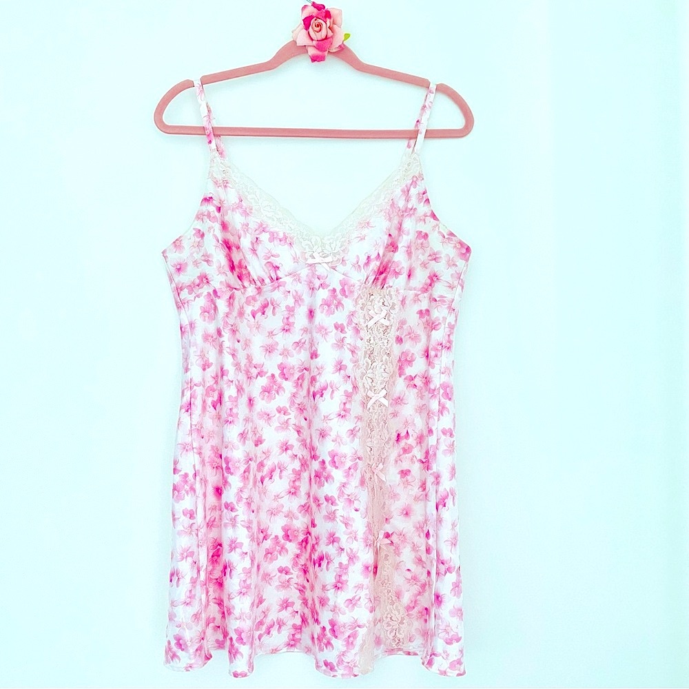 💕Pretty Pink Floral Print Lingerie  Slip SZ L